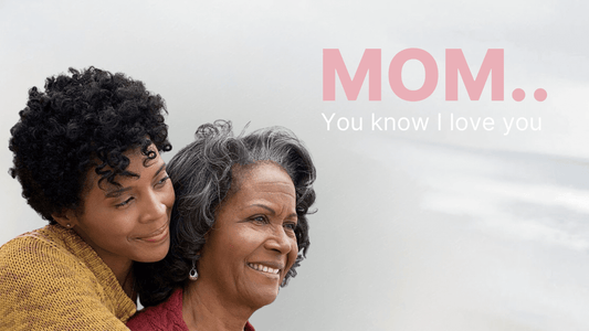Mother Love Kussen van Mooqz – origineel moederdagcadeau met liefdevolle quote