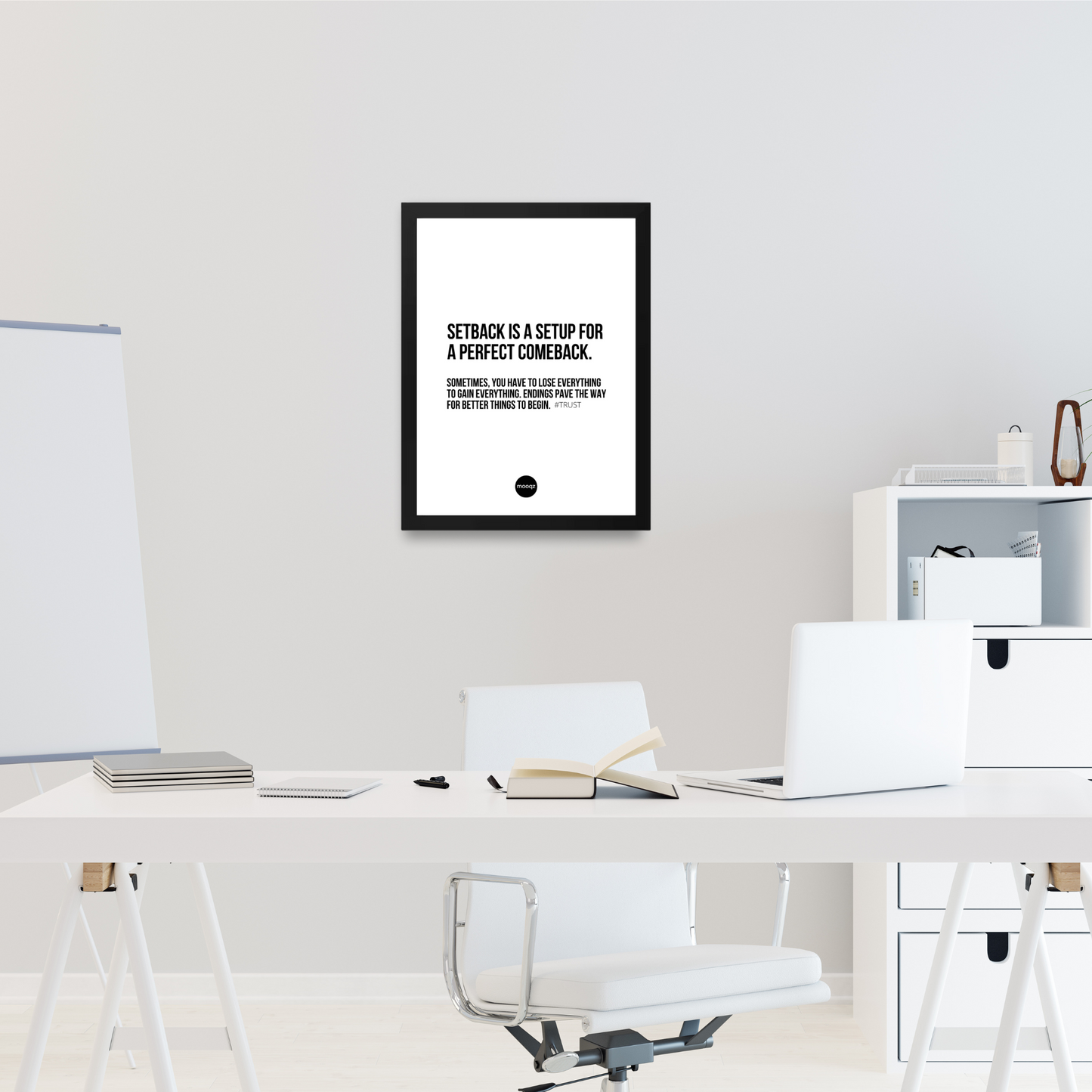 Design zwart/wit poster met de quote - setback is a setup for a perfect comeback in een kantoorruimte