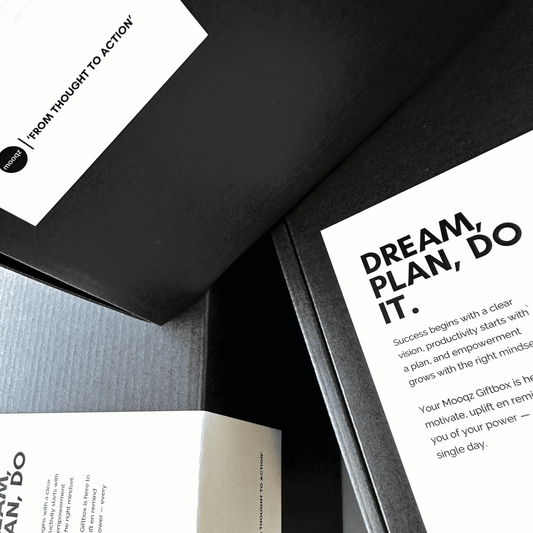 Stylish Mooqz Giftbox with motivational quotes for planning and productivity.
