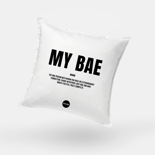 Wit My Bae sierkussen met love quote, modern en minimal design van Mooqz